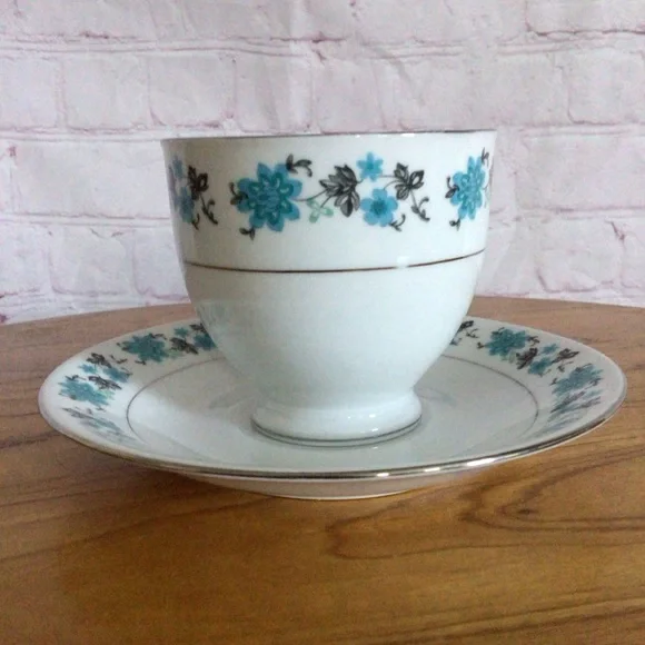 Vintage Blue Floral Footed Cup and Saucer Set - Picture 2 of 6